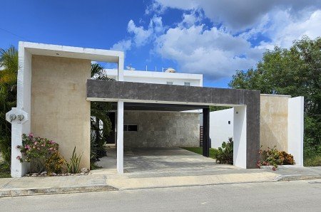 Casa en Venta Dzityá Mérida con super Cocina, Jardín y Alberca